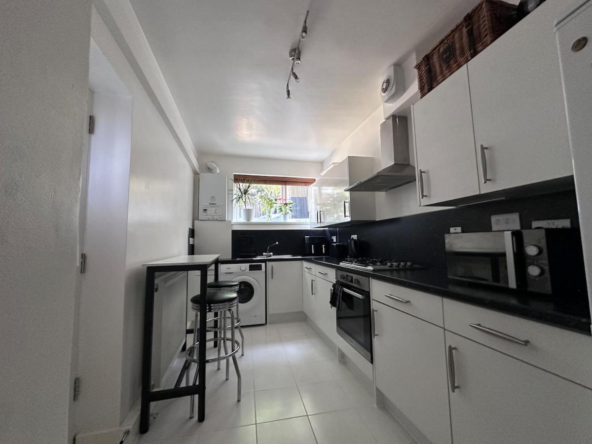 Amazing 1bed Garden Flat *